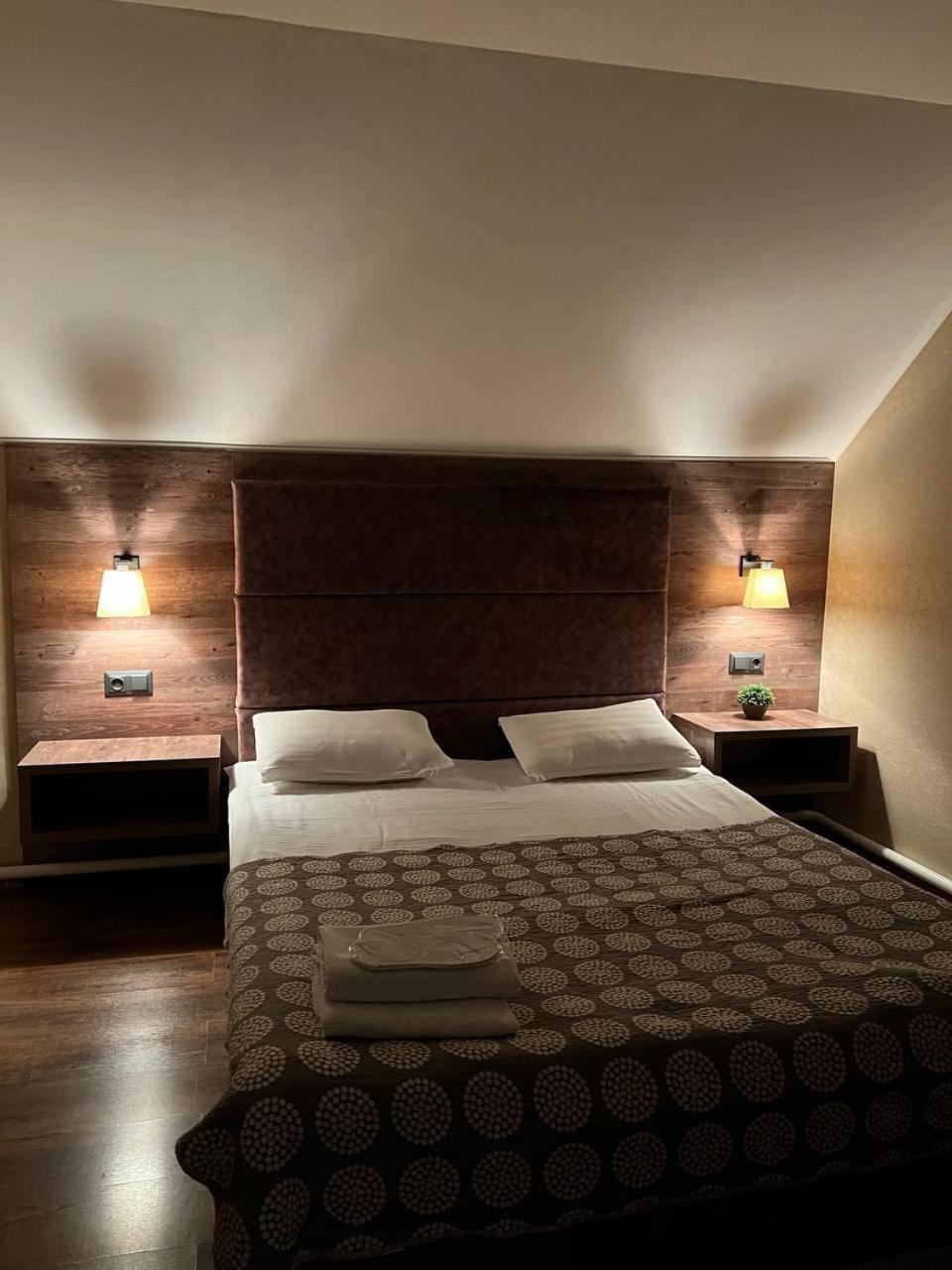 Lavitor Hotel บิชเคก ภายนอก รูปภาพ